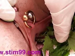 MILF Saskia masturbiert einfach porb und fickt mit Gesichtsbehandlung